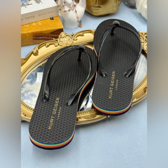 🆕 KURT GEIGER LONDON 🧿 NWOB Rainbow Kensington Black Rubber Flipflop, Sz 7.5 - Picture 10 of 13
